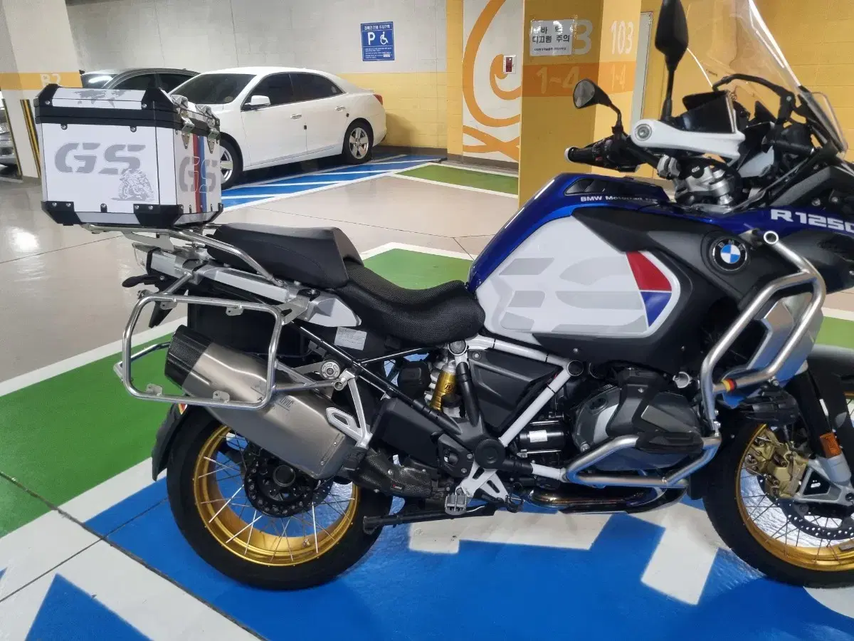 bmw r1250gs 20년식 팔아요